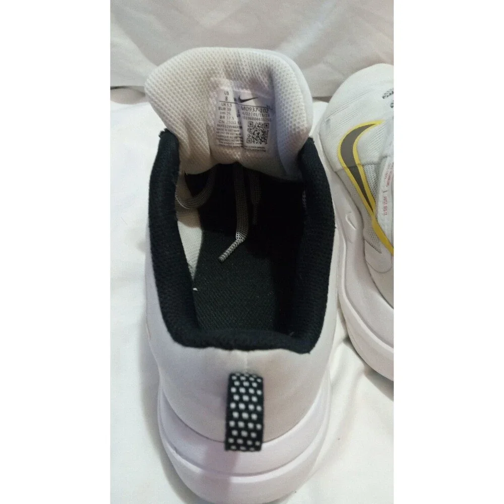 Nike Women’s Running Shoes – Size 8